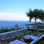 Mountain House With Breathtaking Sea View Σπίτι διακοπών Πόρος