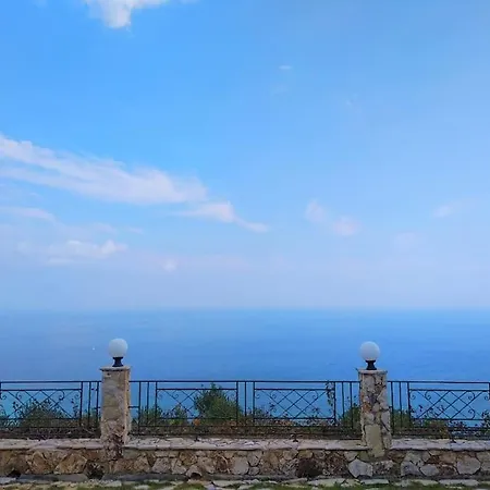 Mountain House With Breathtaking Sea View بيت للعطل بوروس
