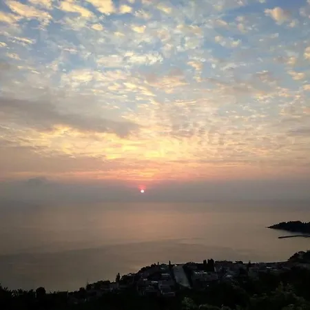 بيت للعطل Mountain House With Breathtaking Sea View *
