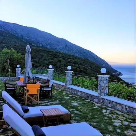 بيت للعطل Mountain House With Breathtaking Sea View بوروس