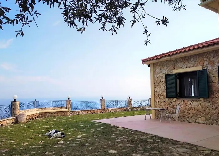 Semesterbostad Mountain House With Breathtaking Sea View Poros (Kefalonia)
